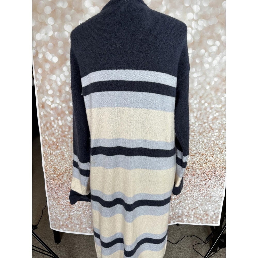 Fluffy, Soft, Cozy ~ Freshman 1996‎ cardigan ~ Medium ~ It has POCKETS - Picture 9 of 11